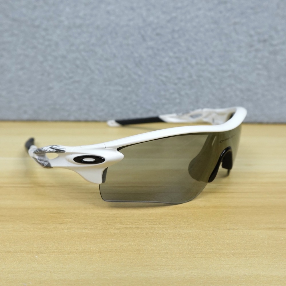 Oakley RadarLock Sunglasses Mens White/Black 009206-02 Sport Outdoor Active
